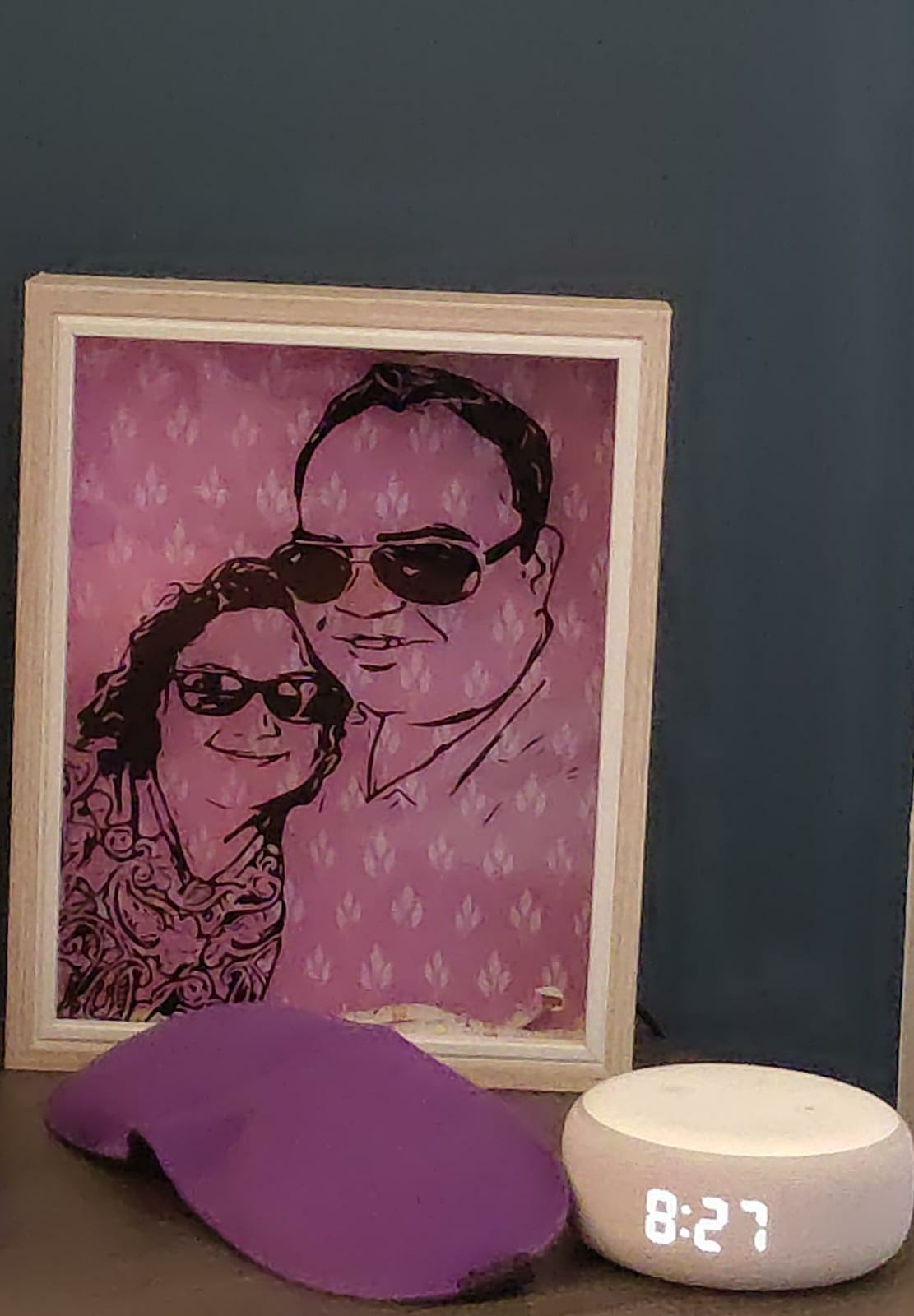 Personalised portrait art light up frame